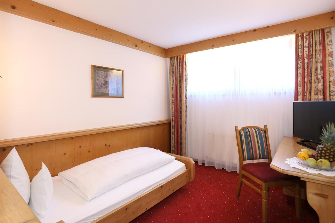 Hotel Almhof Нойщифт им Щубайтал Екстериор снимка