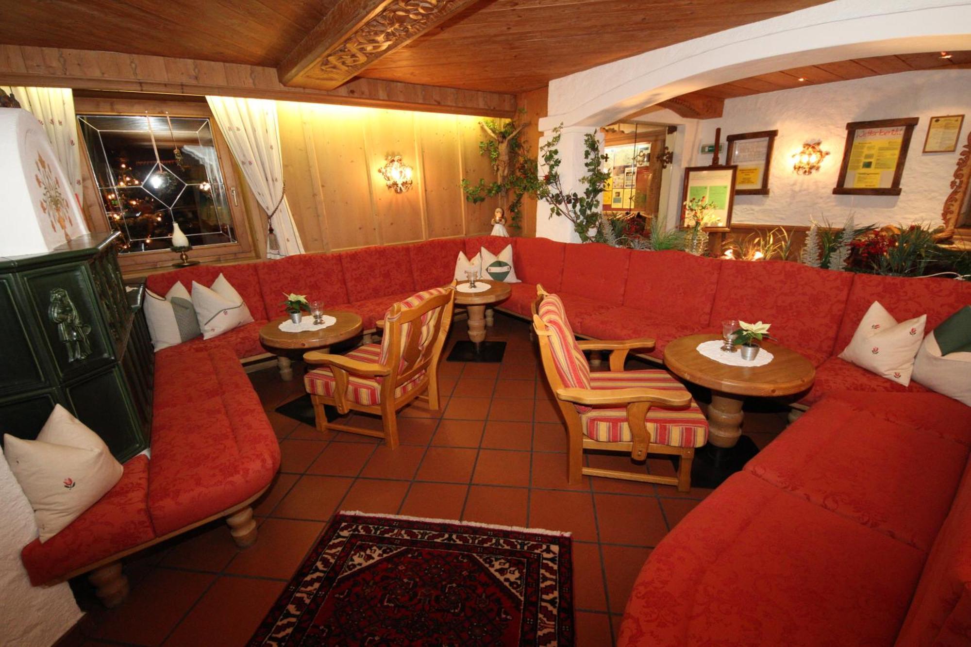 Hotel Almhof Нойщифт им Щубайтал Екстериор снимка