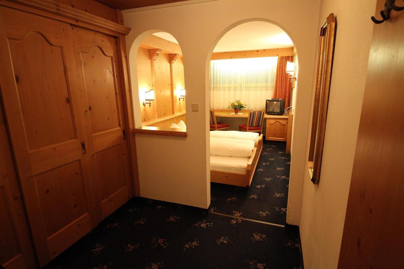 Hotel Almhof Нойщифт им Щубайтал Екстериор снимка